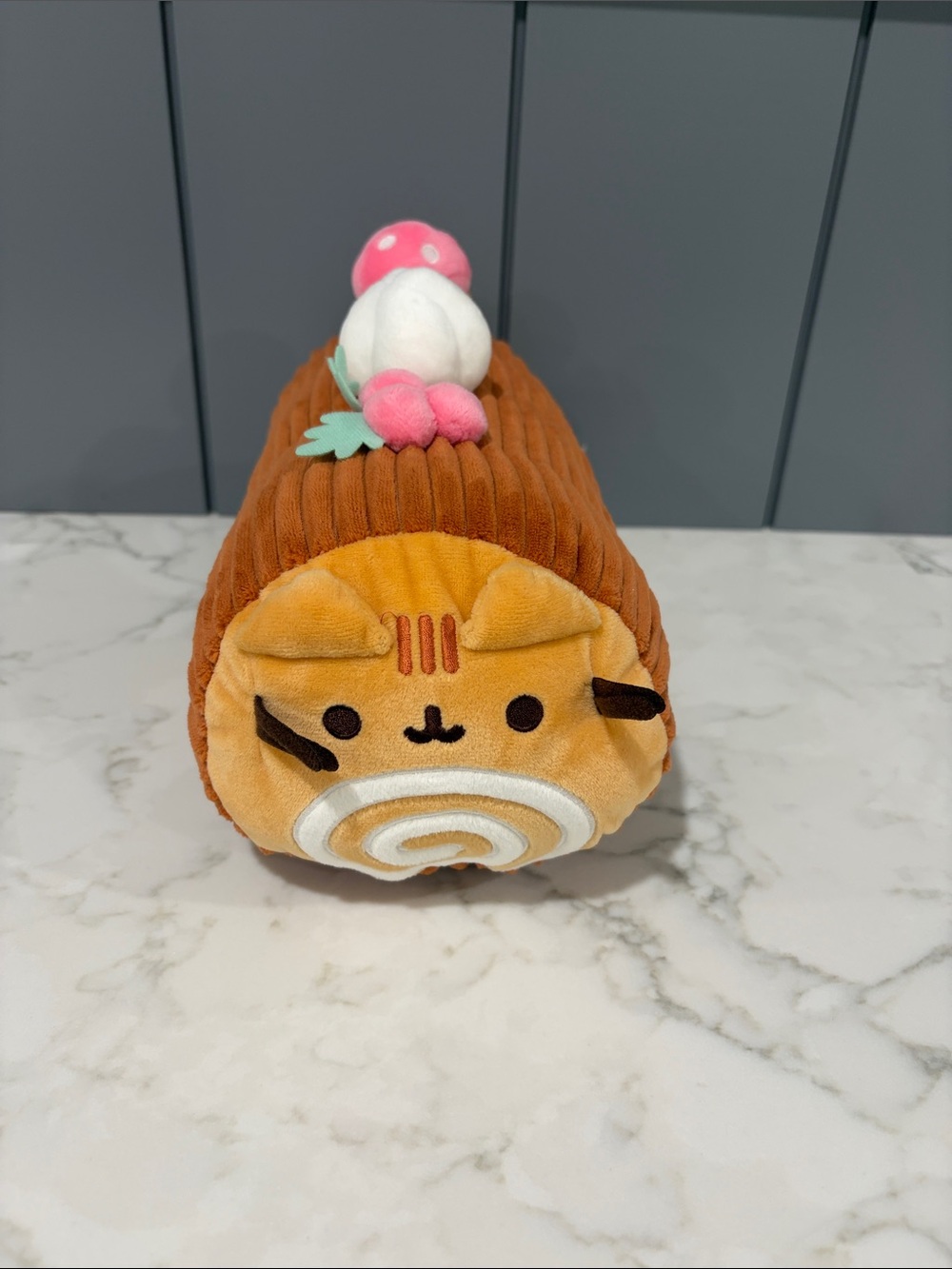 Rare Pusheen Shop Exclusive Yule Log Holiday Plush - Limited Edition GUND